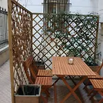 Petit Bijou Dans Le Centre De * Paris