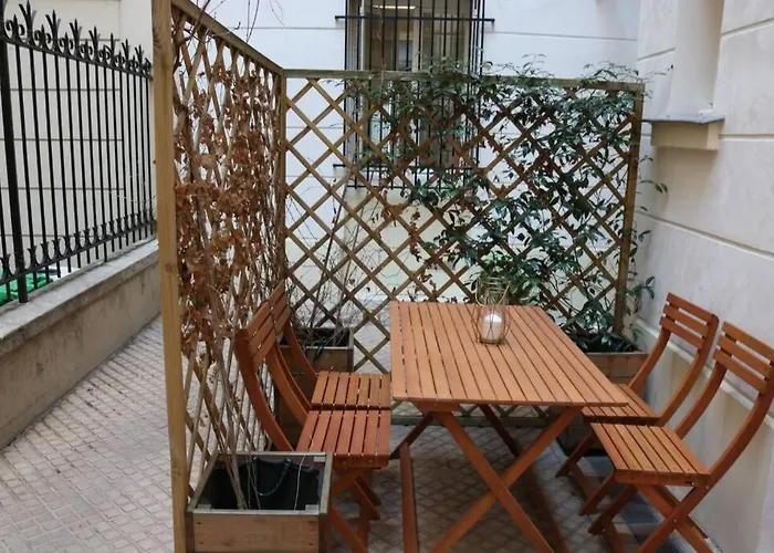 Petit Bijou Dans Le Centre De * Parijs