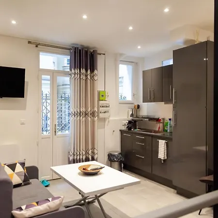 Petit Bijou Dans Le Centre De Παρίσι